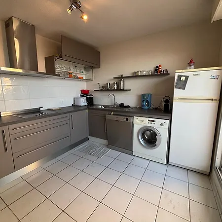 Apartment T4 En Front De Pour 6 Pers Avec Climatisation Et Parking A Narbonne-plage - Fr-1-795-58